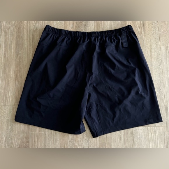 NWT Fabletics Men’s The One Short 7in Deep Navy Unlined - Size XL - Picture 7 of 8